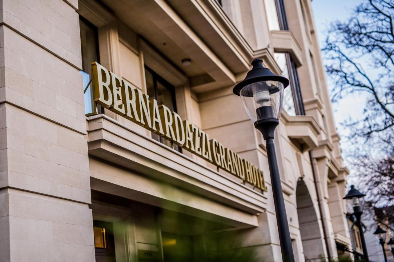 Bernardazzi Grand Hotel Chisinau Exterior foto