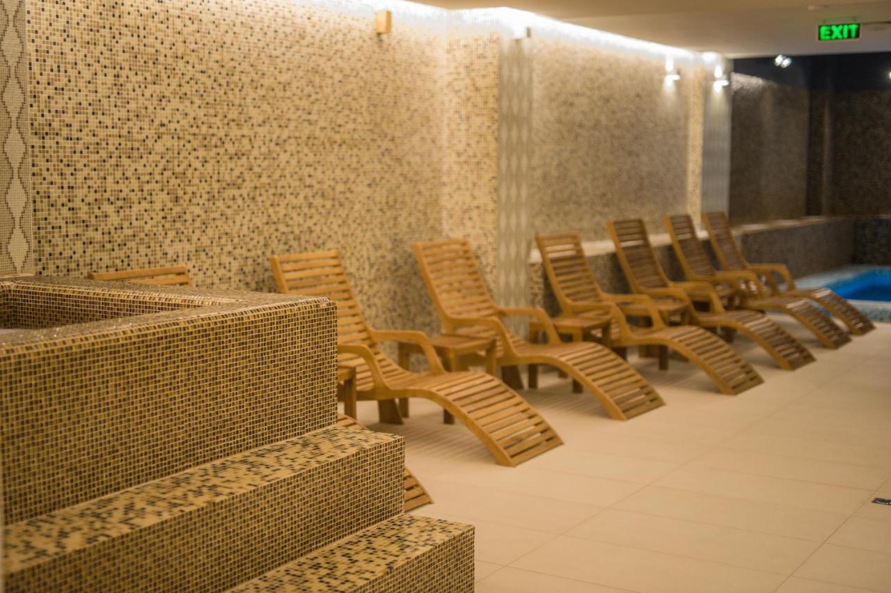 Bernardazzi Grand Hotel Chisinau Exterior foto