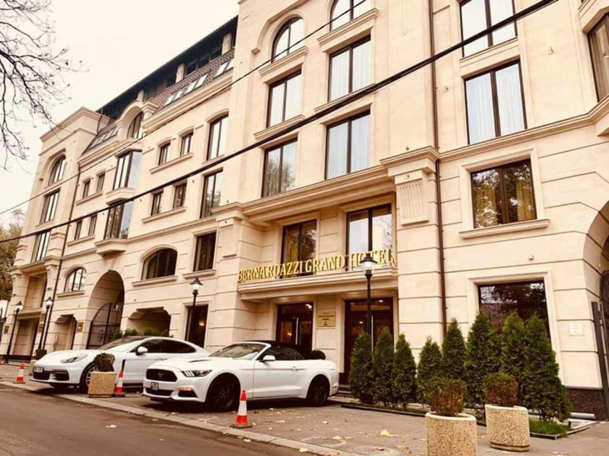 Bernardazzi Grand Hotel Chisinau Exterior foto